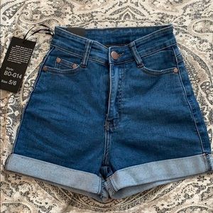 Fashion Nova denim stretchy jean shorts